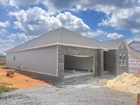 117 Thuja Tree Ln, Lenoir City, TN 37771