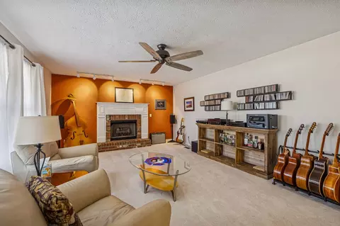 Living - 1908 Pennington Dr, Murfreesboro, TN 37129 photo 2 of 2
