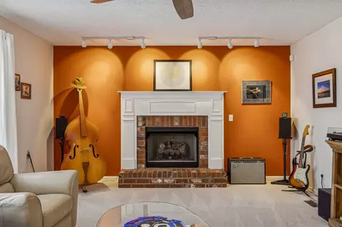 Living - 1908 Pennington Dr, Murfreesboro, TN 37129 photo 1 of 2