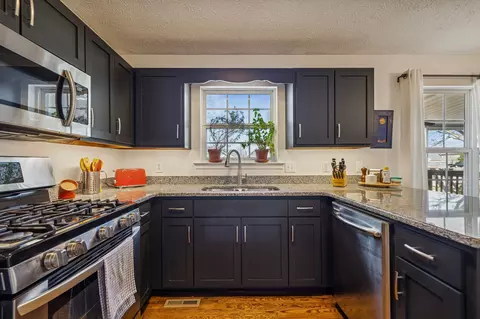 Kitchen - 1908 Pennington Dr, Murfreesboro, TN 37129 photo 3 of 5