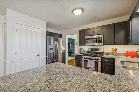 Kitchen - 1908 Pennington Dr, Murfreesboro, TN 37129 photo 4 of 5