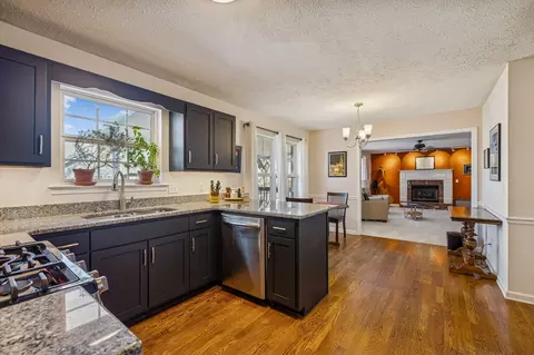 Kitchen - 1908 Pennington Dr, Murfreesboro, TN 37129 photo 5 of 5