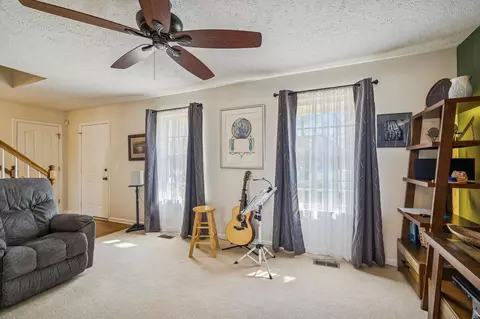 Entry Way - 1908 Pennington Dr, Murfreesboro, TN 37129 photo 2 of 4