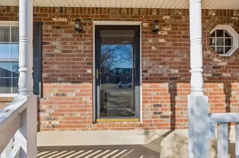 Entry Way - 1908 Pennington Dr, Murfreesboro, TN 37129 photo 1 of 4