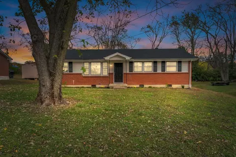 375 Austin Park Dr, Gallatin, TN 37066