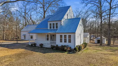 150 Cherokee Dr, Chatsworth, GA 30705
