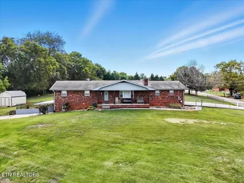 1858 Nandina Dr, Maryville, TN 37801