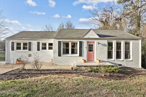 7915 Westland Dr, Knoxville, TN 37919