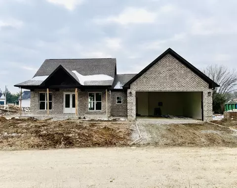 373 Old Power House Rd, Lawrenceburg, TN 38464