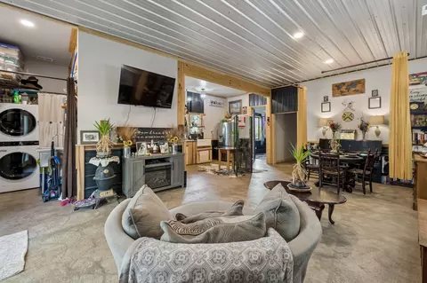 75 New Harmony Rd, Lafayette, TN 37083