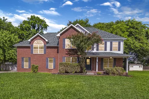 3332 Greenspoint Dr, Clarksville, TN 37042