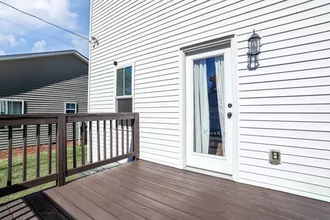 Exterior - 301 22nd Ave E, Springfield, TN 37172 photo 4 of 8