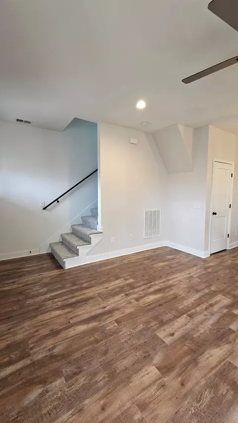 Living - 301 22nd Ave E, Springfield, TN 37172 photo 5 of 5