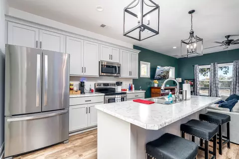 Kitchen - 301 22nd Ave E, Springfield, TN 37172 photo 2 of 5