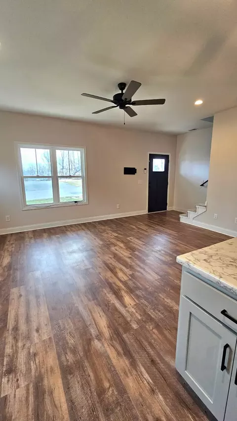 Living - 301 22nd Ave E, Springfield, TN 37172 photo 3 of 5