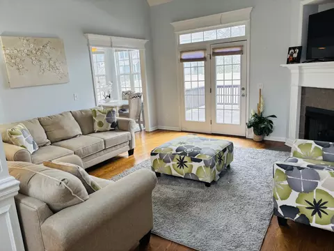 Living - 4629 Smitty Dr, Murfreesboro, TN 37128 photo 1 of 3