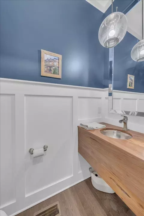 Bath - 1115 River Bluffs Dr, Jasper, TN 37347 photo 7 of 8