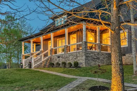 1115 River Bluffs Dr, Jasper, TN 37347