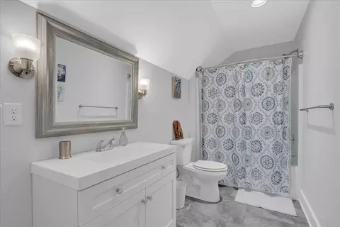 Bath - 1115 River Bluffs Dr, Jasper, TN 37347 photo 8 of 8