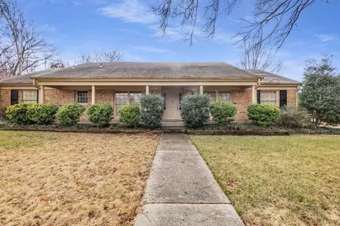1675 Georgian Dr, Memphis, TN 38127