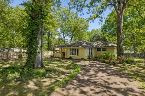 101 W Hills Ter, Dickson, TN 37055