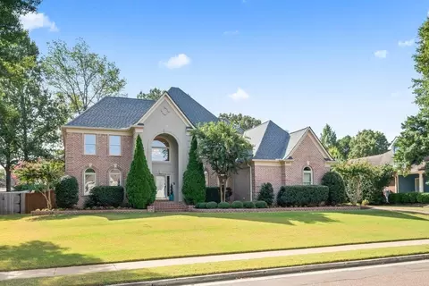 9907 S Houston Oak Dr, Germantown, TN 38139