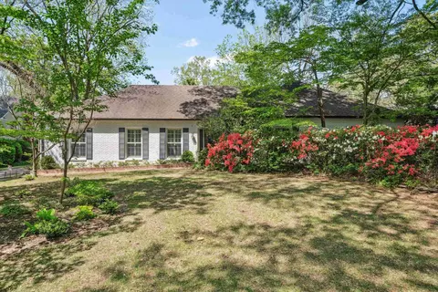 5320 Walnut Grove Rd, Memphis, TN 38120