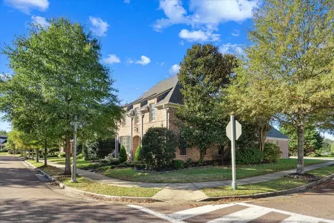 307 W Colbert St, Collierville, TN 38017