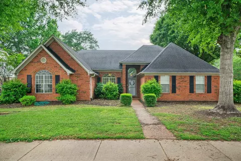 1535 Wolf Pack Dr, Collierville, TN 38017