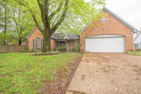 7595 Lowrance Rd, Memphis, TN 38125