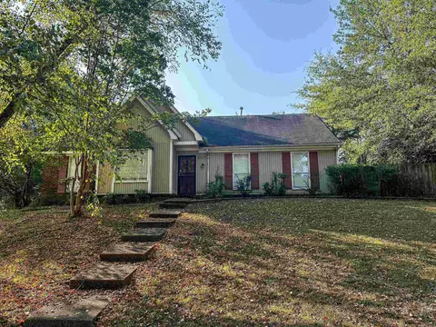 8915 Lanthorn Cv, Cordova, TN 38016