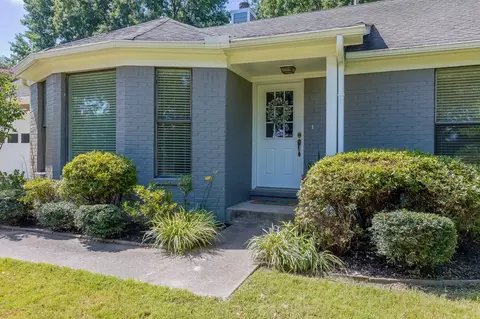 355 Ashley Dr, Collierville, TN 38017 photo 2