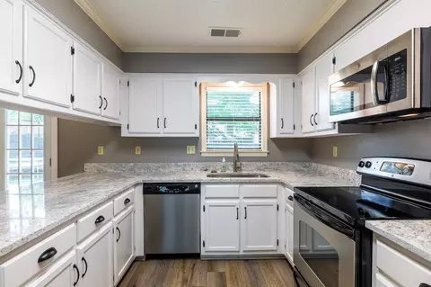 355 Ashley Dr, Collierville, TN 38017 photo 17