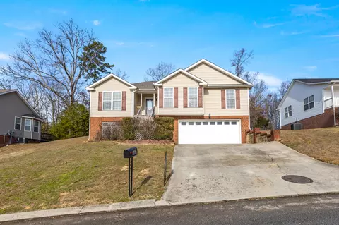 1867 Coffee Tree Ln, Soddy Daisy, TN 37379