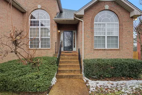 6744 Sugar Hill Dr, Nashville, TN 37211