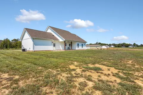Exterior - 200 Beartown Rd, Loretto, TN 38469 photo 7 of 7