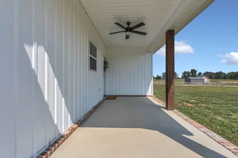 Exterior - 200 Beartown Rd, Loretto, TN 38469 photo 6 of 7