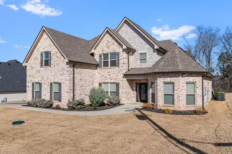 Exterior - 1208 Cascadeway Dr, Murfreesboro, TN 37129 photo 3 of 9