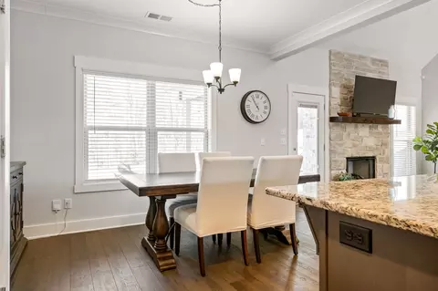 Dining - 1208 Cascadeway Dr, Murfreesboro, TN 37129 photo 2 of 2