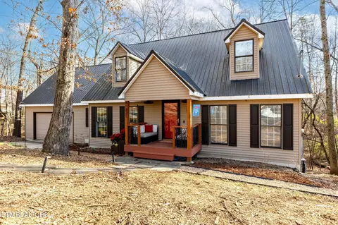 1221 Live Oak Cir, Knoxville, TN 37932