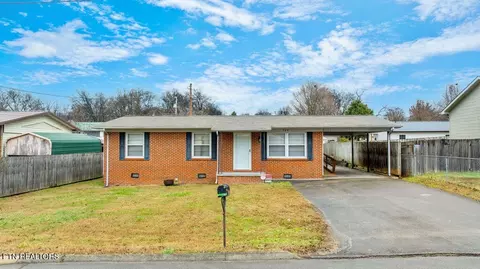 708 Front St, Maryville, TN 37804