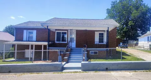 806 Vale St, Loudon, TN 37774