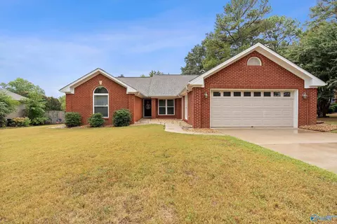 122 Dawn Dr, Madison, AL 35758