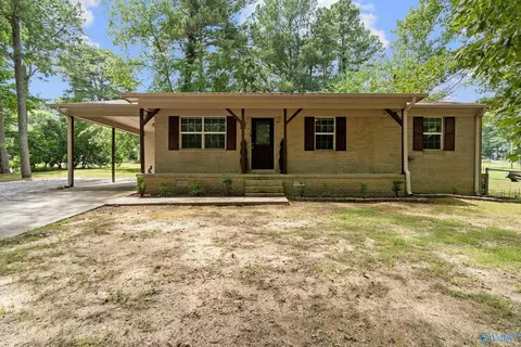 409 Harris St NW, Hartselle, AL 35640