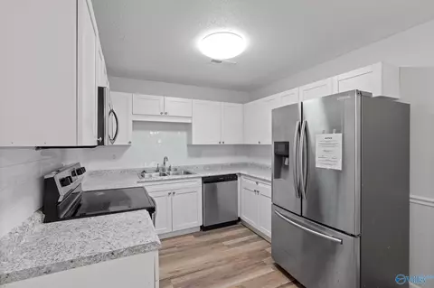 2225 Golf Rd SW #304, Huntsville, AL 35802