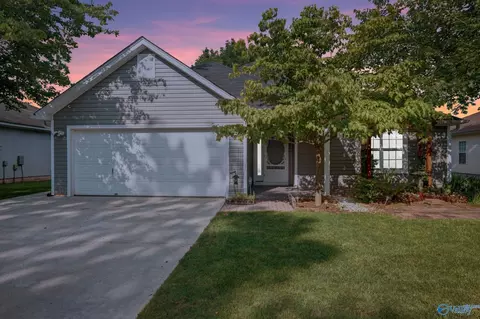 226 River Oaks Dr, Madison, AL 35758