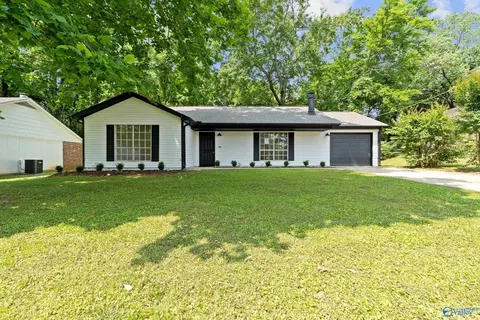 1009 Club View Dr NW, Huntsville, AL 35816