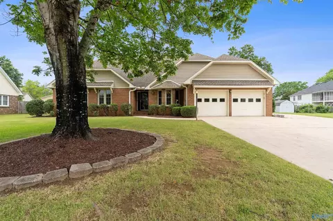 2303 Chatam Ave, Decatur, AL 35603