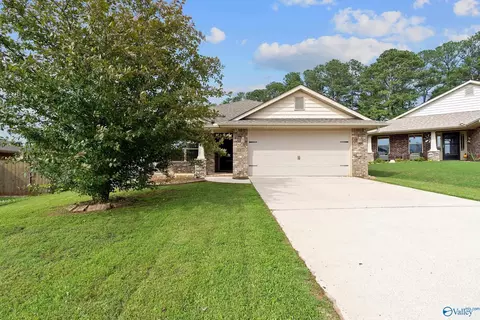 107 Kings Cove Cir, Madison, AL 35756