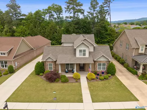 615 Indian Lake Dr, Huntsville, AL 35803